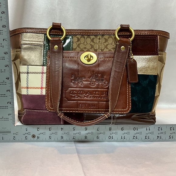 Coach fall colored signature patchwork   55-B1a - Picture 4 of 9